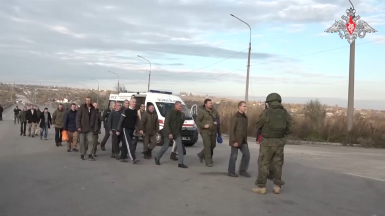 Nga và Ukraine tiến hành trao đổi tù binh quy mô lớn